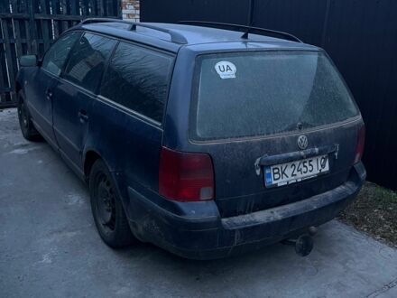 Синий Фольксваген Пассат Вариант, объемом двигателя 1.9 л и пробегом 430 тыс. км за 2700 $, фото 1 на Automoto.ua