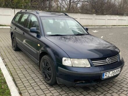 Синій Фольксваген Пассат Варіант, об'ємом двигуна 1.9 л та пробігом 355 тис. км за 2011 $, фото 1 на Automoto.ua