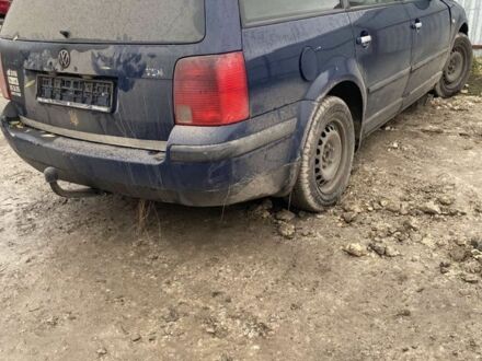 Синий Фольксваген Пассат Вариант, объемом двигателя 1.9 л и пробегом 250 тыс. км за 999 $, фото 1 на Automoto.ua