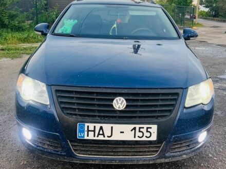 Синий Фольксваген Пассат Вариант, объемом двигателя 2 л и пробегом 400 тыс. км за 2900 $, фото 1 на Automoto.ua