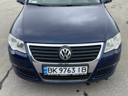 Синий Фольксваген Пассат Вариант, объемом двигателя 2 л и пробегом 211 тыс. км за 3900 $, фото 1 на Automoto.ua