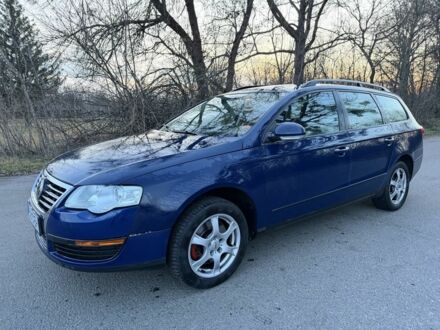 Синий Фольксваген Пассат Вариант, объемом двигателя 1.6 л и пробегом 224 тыс. км за 4950 $, фото 1 на Automoto.ua
