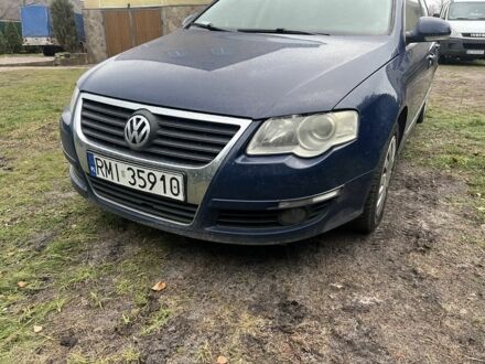 Синий Фольксваген Пассат Вариант, объемом двигателя 2 л и пробегом 287 тыс. км за 2000 $, фото 1 на Automoto.ua