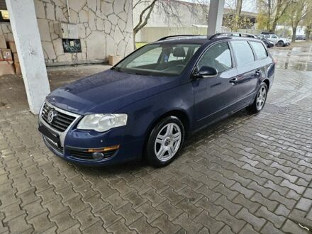 Синий Фольксваген Пассат Вариант, объемом двигателя 2 л и пробегом 360 тыс. км за 2800 $, фото 1 на Automoto.ua