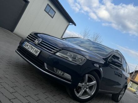 Синий Фольксваген Пассат Вариант, объемом двигателя 2 л и пробегом 320 тыс. км за 10000 $, фото 1 на Automoto.ua