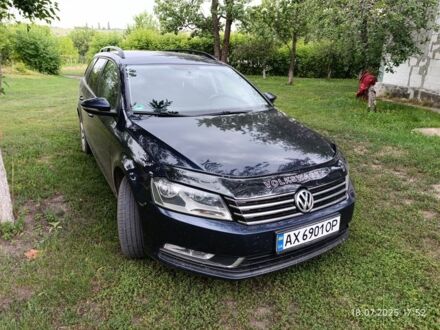 Синій Фольксваген Пассат Варіант, об'ємом двигуна 2 л та пробігом 295 тис. км за 9500 $, фото 1 на Automoto.ua