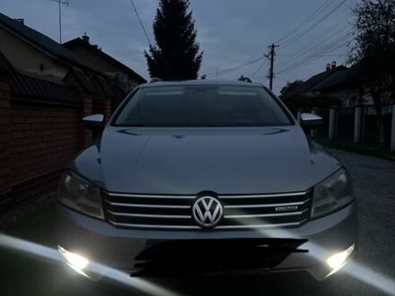 Синій Фольксваген Пассат Варіант, об'ємом двигуна 0 л та пробігом 430 тис. км за 10000 $, фото 1 на Automoto.ua