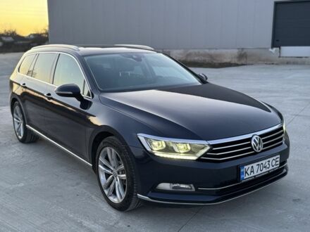 Синий Фольксваген Пассат Вариант, объемом двигателя 2 л и пробегом 300 тыс. км за 13950 $, фото 1 на Automoto.ua