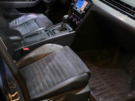 Синий Фольксваген Пассат Вариант, объемом двигателя 2 л и пробегом 300 тыс. км за 17900 $, фото 1 на Automoto.ua