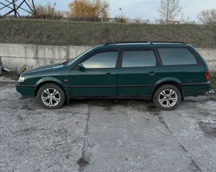 Зеленый Фольксваген Пассат Вариант, объемом двигателя 2 л и пробегом 280 тыс. км за 1652 $, фото 1 на Automoto.ua