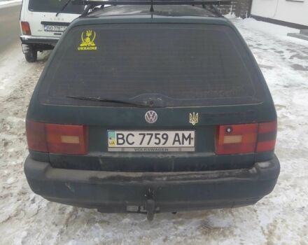 Зеленый Фольксваген Пассат Вариант, объемом двигателя 1.8 л и пробегом 452 тыс. км за 1500 $, фото 1 на Automoto.ua