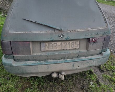 Зеленый Фольксваген Пассат Вариант, объемом двигателя 1.9 л и пробегом 300 тыс. км за 357 $, фото 1 на Automoto.ua