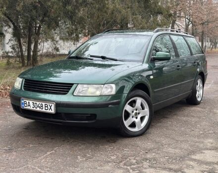 Зеленый Фольксваген Пассат Вариант, объемом двигателя 1.6 л и пробегом 300 тыс. км за 3300 $, фото 1 на Automoto.ua