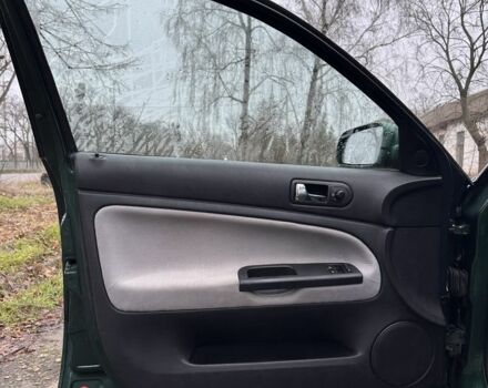 Зеленый Фольксваген Пассат Вариант, объемом двигателя 1.6 л и пробегом 300 тыс. км за 3300 $, фото 9 на Automoto.ua