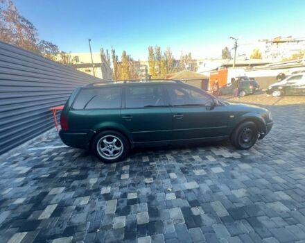 Зеленый Фольксваген Пассат Вариант, объемом двигателя 2.5 л и пробегом 237 тыс. км за 1800 $, фото 2 на Automoto.ua