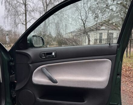 Зеленый Фольксваген Пассат Вариант, объемом двигателя 1.6 л и пробегом 300 тыс. км за 3300 $, фото 17 на Automoto.ua