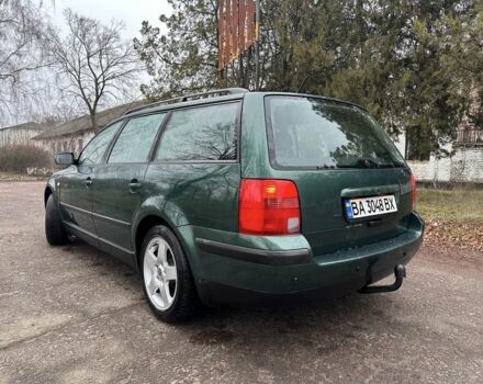 Зеленый Фольксваген Пассат Вариант, объемом двигателя 1.6 л и пробегом 300 тыс. км за 3300 $, фото 2 на Automoto.ua