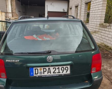 Зелений Фольксваген Пассат Варіант, об'ємом двигуна 1.6 л та пробігом 270 тис. км за 1786 $, фото 3 на Automoto.ua