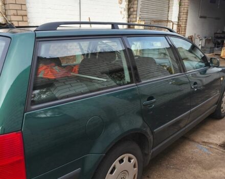 Зелений Фольксваген Пассат Варіант, об'ємом двигуна 1.6 л та пробігом 270 тис. км за 1786 $, фото 5 на Automoto.ua