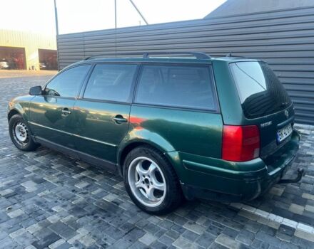 Зеленый Фольксваген Пассат Вариант, объемом двигателя 2.5 л и пробегом 237 тыс. км за 1800 $, фото 3 на Automoto.ua