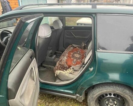 Зелений Фольксваген Пассат Варіант, об'ємом двигуна 1.6 л та пробігом 236 тис. км за 3200 $, фото 10 на Automoto.ua