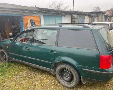 Зелений Фольксваген Пассат Варіант, об'ємом двигуна 1.6 л та пробігом 236 тис. км за 3200 $, фото 2 на Automoto.ua