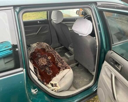 Зелений Фольксваген Пассат Варіант, об'ємом двигуна 1.6 л та пробігом 236 тис. км за 3200 $, фото 7 на Automoto.ua