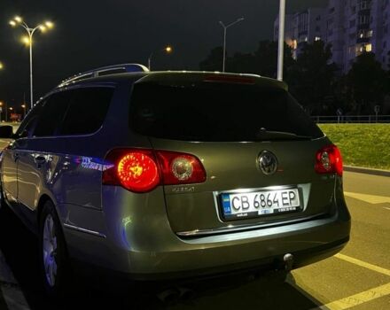 Зеленый Фольксваген Пассат Вариант, объемом двигателя 2 л и пробегом 366 тыс. км за 5600 $, фото 4 на Automoto.ua