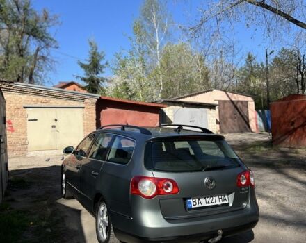 Зеленый Фольксваген Пассат Вариант, объемом двигателя 2 л и пробегом 240 тыс. км за 6500 $, фото 1 на Automoto.ua