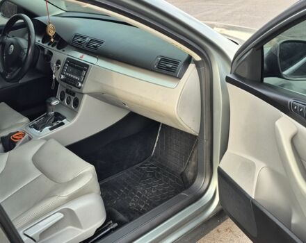 Зеленый Фольксваген Пассат Вариант, объемом двигателя 2 л и пробегом 240 тыс. км за 6100 $, фото 4 на Automoto.ua