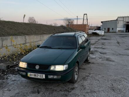 Зеленый Фольксваген Пассат Вариант, объемом двигателя 2 л и пробегом 280 тыс. км за 1652 $, фото 1 на Automoto.ua