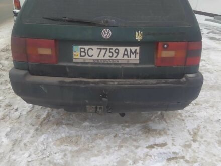 Зеленый Фольксваген Пассат Вариант, объемом двигателя 1.8 л и пробегом 452 тыс. км за 1500 $, фото 1 на Automoto.ua