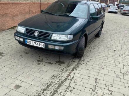 Зеленый Фольксваген Пассат Вариант, объемом двигателя 1.8 л и пробегом 300 тыс. км за 2500 $, фото 1 на Automoto.ua