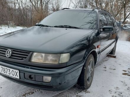 Зеленый Фольксваген Пассат Вариант, объемом двигателя 1.8 л и пробегом 2 тыс. км за 2700 $, фото 1 на Automoto.ua