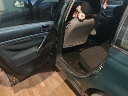 Зеленый Фольксваген Пассат Вариант, объемом двигателя 1.9 л и пробегом 440 тыс. км за 2000 $, фото 1 на Automoto.ua