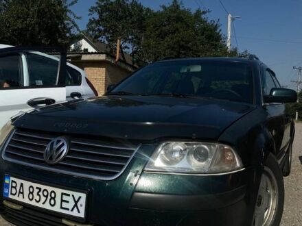 Зеленый Фольксваген Пассат Вариант, объемом двигателя 2 л и пробегом 412 тыс. км за 2650 $, фото 1 на Automoto.ua