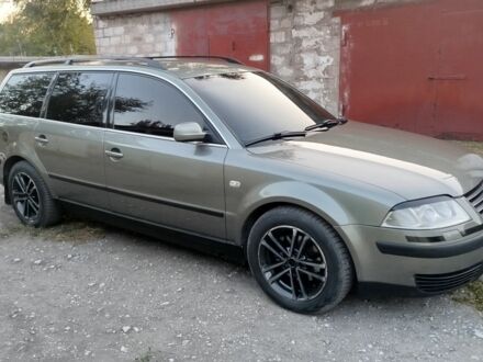 Фольксваген Пассат Вариант 2001 в Каменское - Днепродзержинск на Automoto.ua Зеленый Фольксваген Пассат Вариант, объемом двигателя 1.8 л и пробегом 335 тыс. км за 4495 $, фото 1 на Automoto.ua