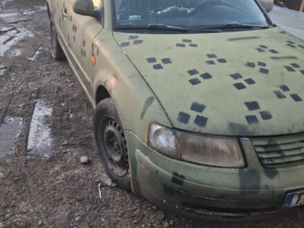 Зеленый Фольксваген Пассат Вариант, объемом двигателя 1.9 л и пробегом 300 тыс. км за 1400 $, фото 1 на Automoto.ua