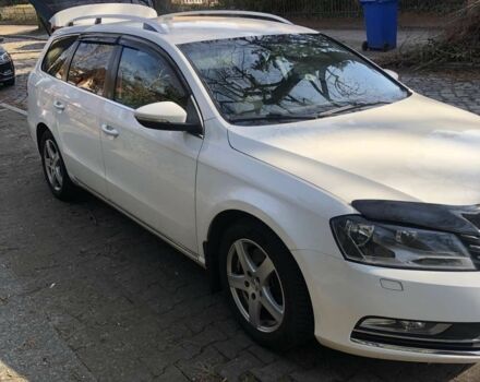 Белый Фольксваген Пассат, объемом двигателя 2 л и пробегом 280 тыс. км за 11731 $, фото 3 на Automoto.ua