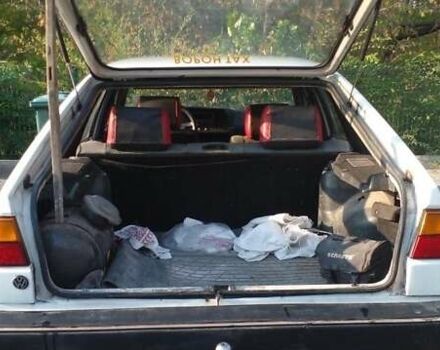 Белый Фольксваген Пассат, объемом двигателя 1.3 л и пробегом 300 тыс. км за 2400 $, фото 5 на Automoto.ua