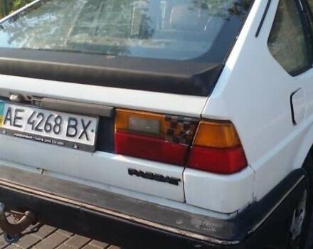 Белый Фольксваген Пассат, объемом двигателя 1.3 л и пробегом 300 тыс. км за 2400 $, фото 2 на Automoto.ua