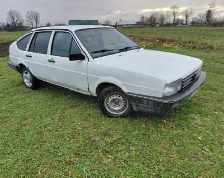 Белый Фольксваген Пассат, объемом двигателя 1.6 л и пробегом 280 тыс. км за 525 $, фото 2 на Automoto.ua