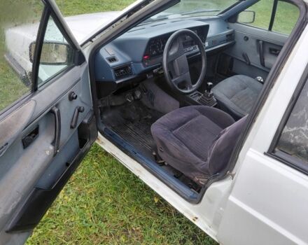 Белый Фольксваген Пассат, объемом двигателя 1.6 л и пробегом 280 тыс. км за 525 $, фото 13 на Automoto.ua