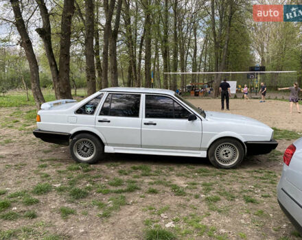 Білий Фольксваген Пассат, об'ємом двигуна 2.2 л та пробігом 358 тис. км за 2000 $, фото 3 на Automoto.ua