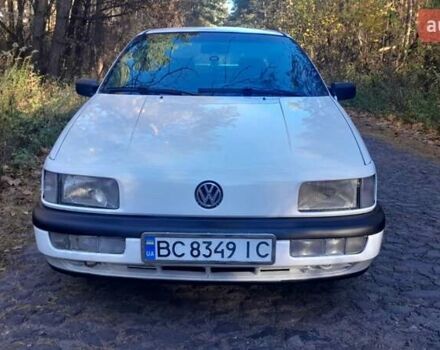 Белый Фольксваген Пассат, объемом двигателя 1.8 л и пробегом 300 тыс. км за 1600 $, фото 2 на Automoto.ua