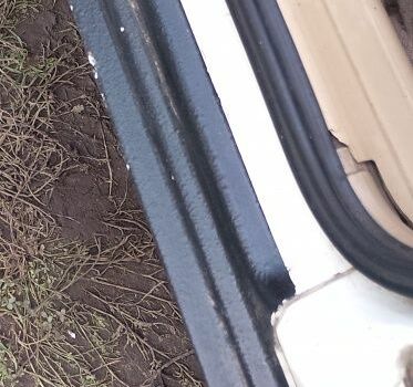 Белый Фольксваген Пассат, объемом двигателя 1.8 л и пробегом 440 тыс. км за 1000 $, фото 1 на Automoto.ua