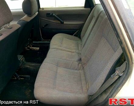 Белый Фольксваген Пассат, объемом двигателя 1.8 л и пробегом 250 тыс. км за 650 $, фото 6 на Automoto.ua