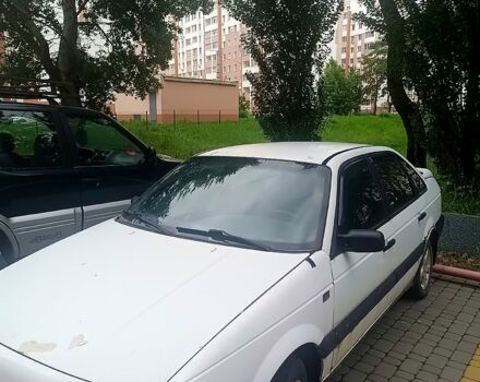 Білий Фольксваген Пассат, об'ємом двигуна 1.8 л та пробігом 300 тис. км за 1450 $, фото 1 на Automoto.ua