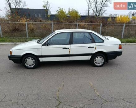 Белый Фольксваген Пассат, объемом двигателя 1.8 л и пробегом 1 тыс. км за 2450 $, фото 6 на Automoto.ua