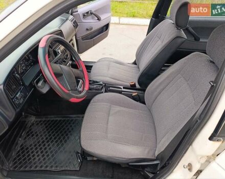 Белый Фольксваген Пассат, объемом двигателя 1.8 л и пробегом 1 тыс. км за 2450 $, фото 11 на Automoto.ua